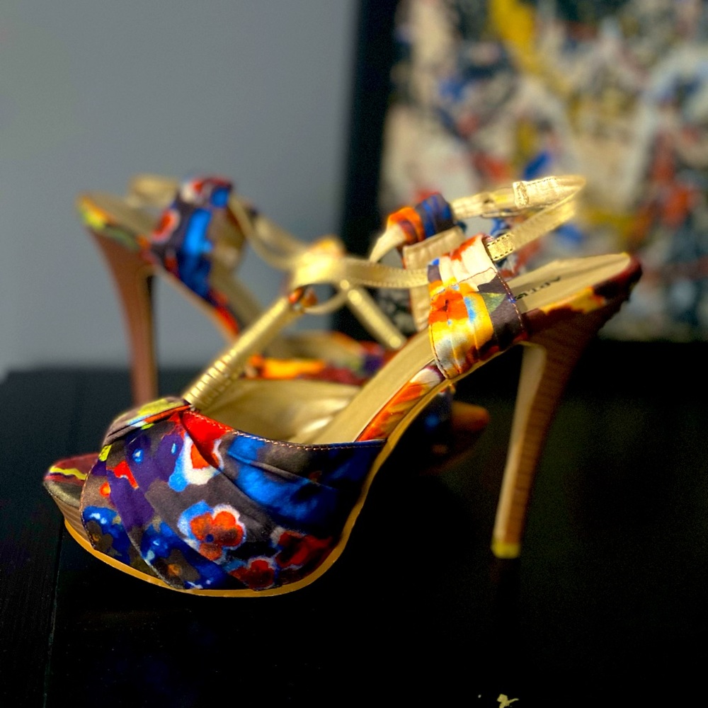 Women’s Size 7 Apt.9 heels!! Multicolored!!